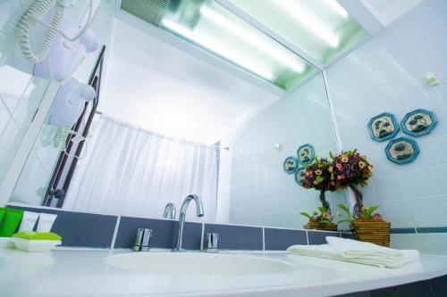 Imagen de la habitación del Hotel Sirari Suites, Santa Cruz. Foto 7