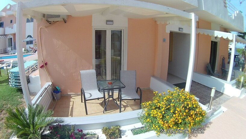 Imagen de la habitación del Hotel Sirena Apartments. Foto 19