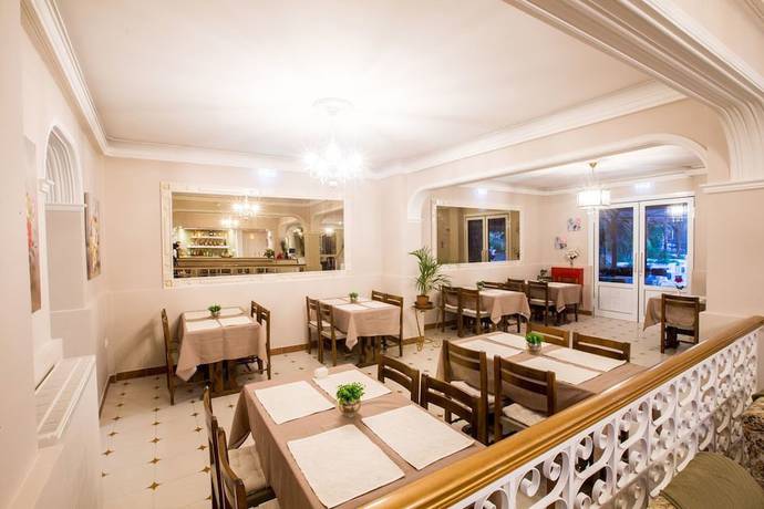 Imagen del bar/restaurante del Hotel Sirena Beach. Foto 6