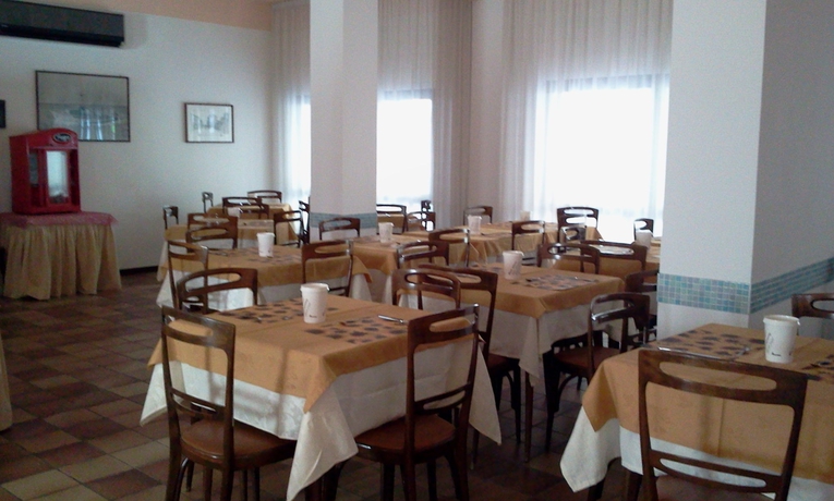 Imagen del bar/restaurante del Hotel Sirena, Bellaria-Igea Marina. Foto 1