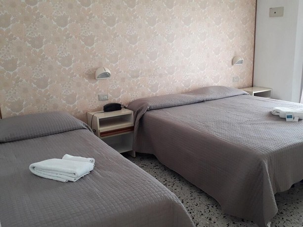 Imagen de la habitación del Hotel Sirena, Bellaria-Igea Marina. Foto 14