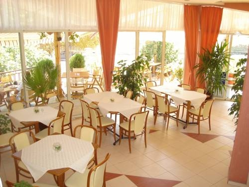 Imagen general del Hotel Sirena, Kranevo. Foto 16