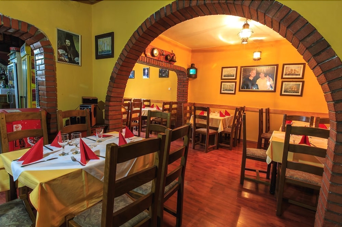 Imagen del bar/restaurante del Hotel Sirena Marta. Foto 3