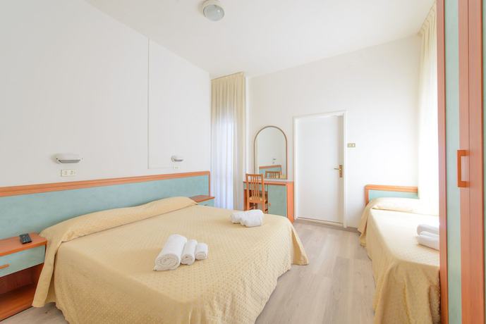 Imagen de la habitación del Hotel Sirena, Rimini. Foto 4