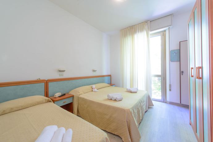 Imagen de la habitación del Hotel Sirena, Rimini. Foto 11