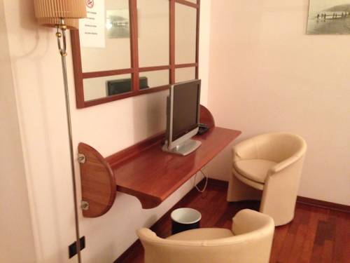 Imagen de la habitación del Hotel Sirenella. Foto 1