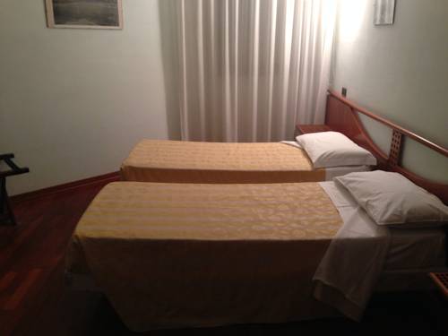 Imagen de la habitación del Hotel Sirenella. Foto 3