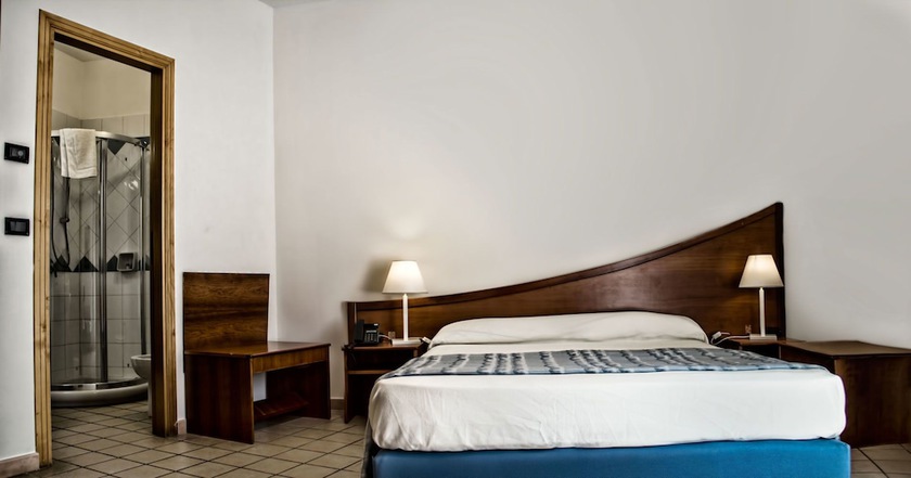 Imagen de la habitación del Hotel Sirenetta, Isola delle Femmine. Foto 7