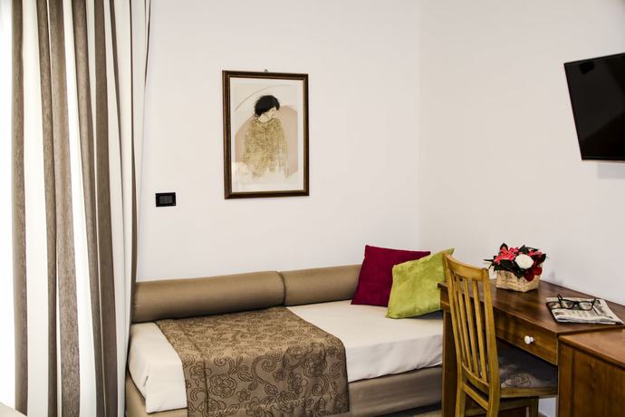 Imagen de la habitación del Hotel Sirenetta, Isola delle Femmine. Foto 10