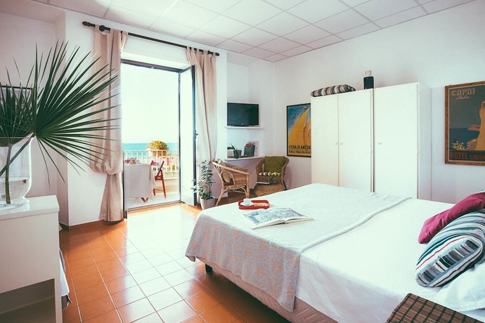 Imagen de la habitación del Hotel Sirenetta, Lido di Ostia. Foto 11