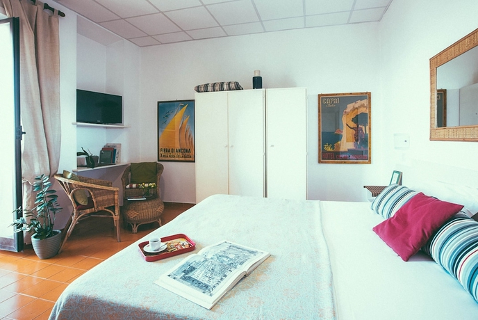 Imagen de la habitación del Hotel Sirenetta, Lido di Ostia. Foto 13