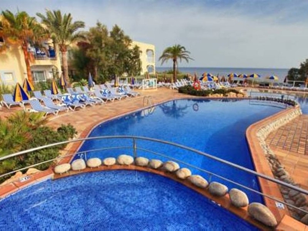 Imagen general del Hotel Sirenis Club Aura. Foto 8