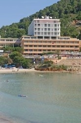 Imagen de la habitación del Hotel Sirenis Club Playa Imperial. Foto 8