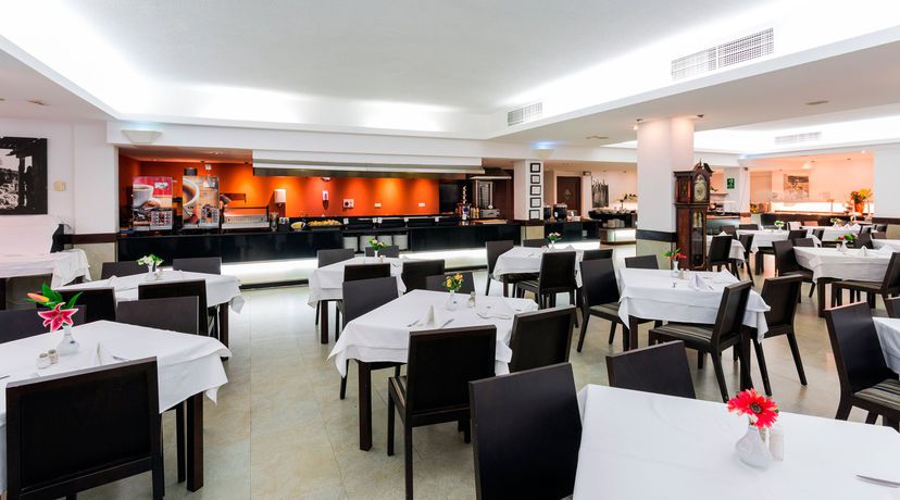 Imagen general del Hotel Sirenis Hotel Club Siesta. Foto 2