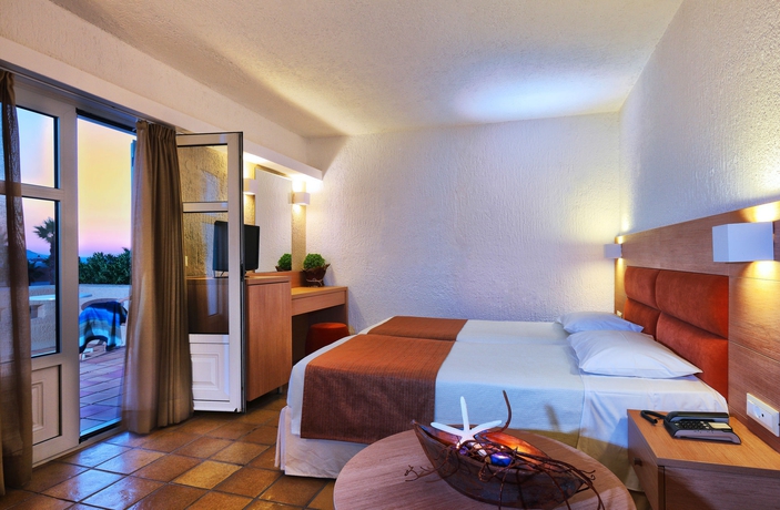 Imagen de la habitación del Hotel Sirens Beach and Village. Foto 5