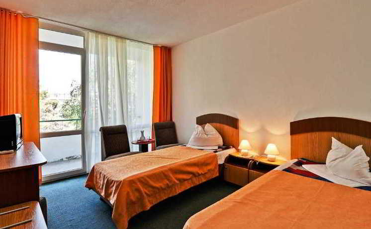 Imagen de la habitación del Hotel Siret Saturn. Foto 4