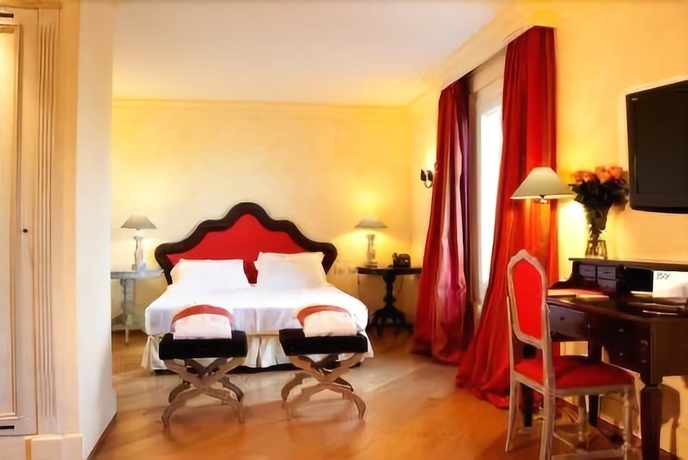 Imagen de la habitación del Hotel Siri. Foto 5