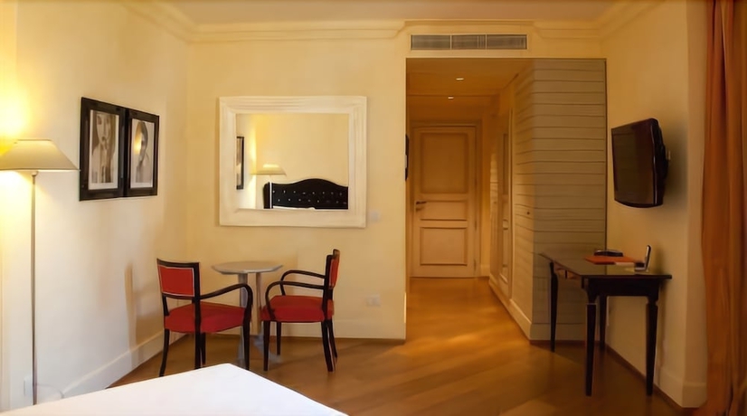 Imagen de la habitación del Hotel Siri. Foto 10