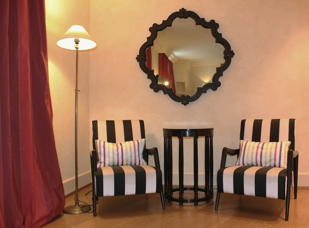 Imagen de la habitación del Hotel Siri. Foto 14