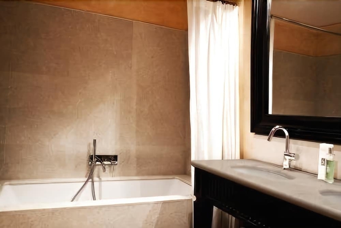 Imagen de la habitación del Hotel Siri. Foto 16