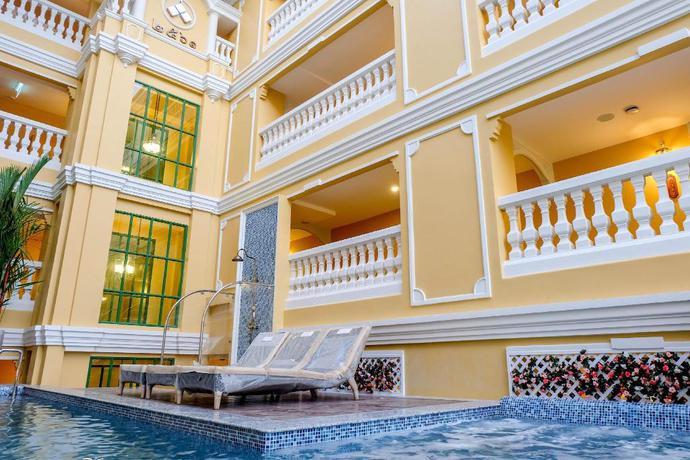 Imagen de la piscina del Hotel Siri Heritage Bangkok. Foto 9