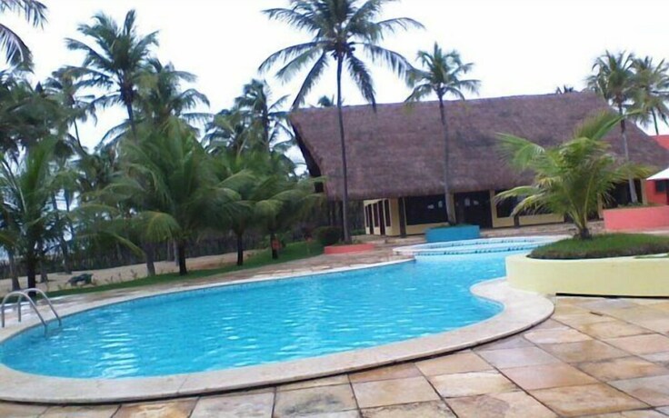 Imagen de la piscina del Hotel Siri Para&iacute;so. Foto 33