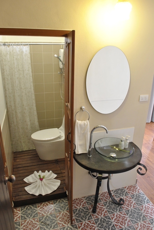 Imagen de la habitación del Hotel Sirikamsan House. Foto 11
