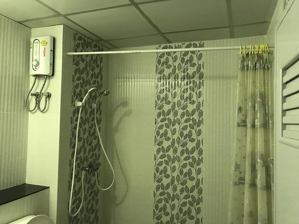 Imagen de la habitación del Hotel Sirimongkol. Foto 5