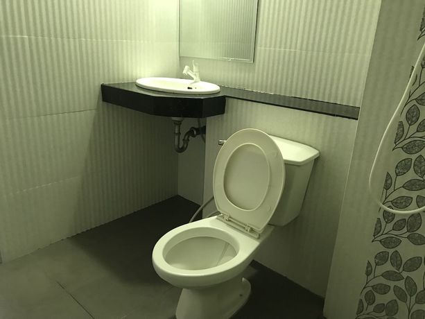 Imagen de la habitación del Hotel Sirimongkol. Foto 16