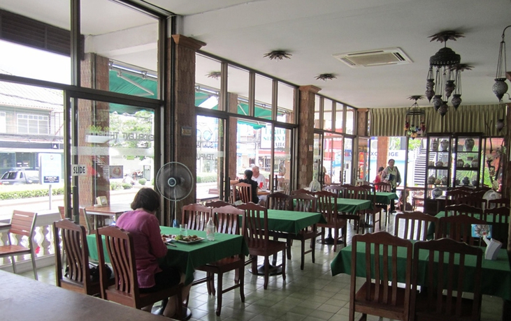 Imagen del bar/restaurante del Hotel Sirin Hua Hin. Foto 2