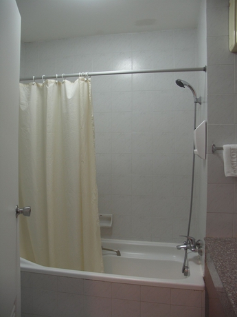 Imagen de la habitación del Hotel Sirin Hua Hin. Foto 4