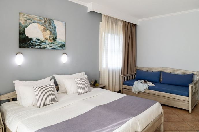 Imagen de la habitación del Hotel Sirines Complex. Foto 2