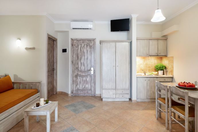 Imagen de la habitación del Hotel Sirines Complex. Foto 7