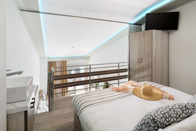 Imagen de la habitación del Hotel Sirines Complex. Foto 11