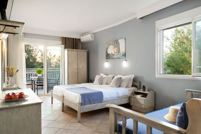 Imagen de la habitación del Hotel Sirines Complex. Foto 12