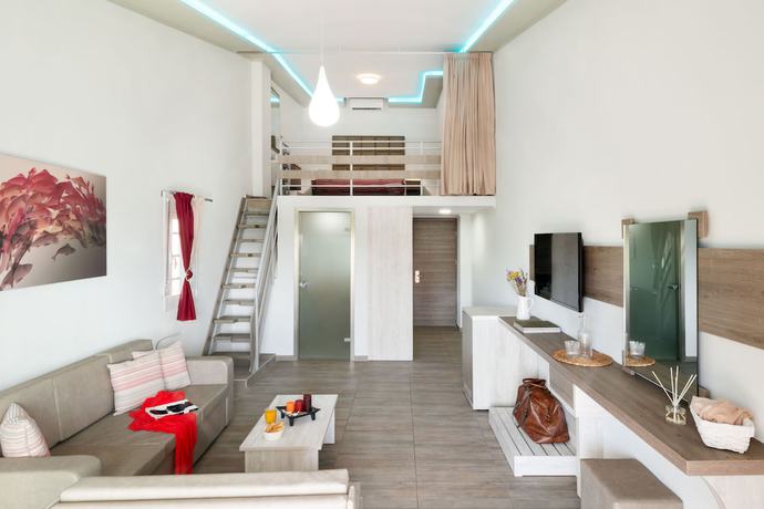 Imagen de la habitación del Hotel Sirines Complex. Foto 14