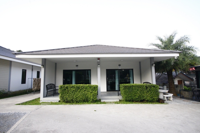 Imagen de los exteriores del Hotel Siriniran Resort. Foto 18