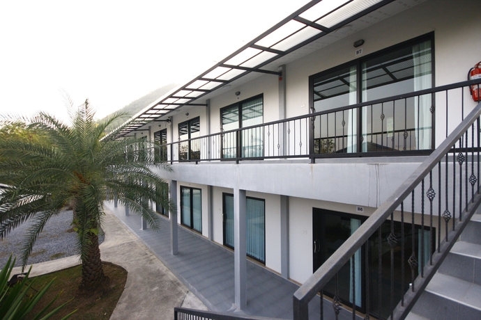 Imagen de los exteriores del Hotel Siriniran Resort. Foto 19