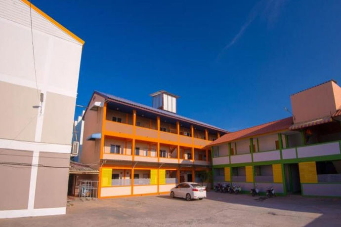 Imagen de los exteriores del Hotel Siriporn. Foto 9