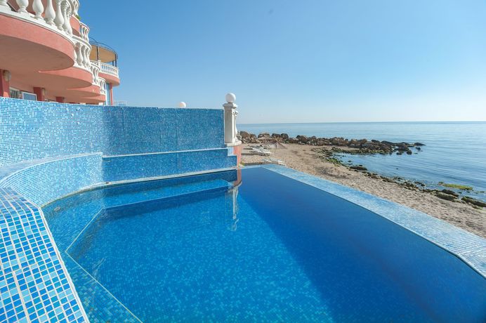 Imagen de la piscina del Hotel Sirius Beach Hotel and SPA. Foto 20