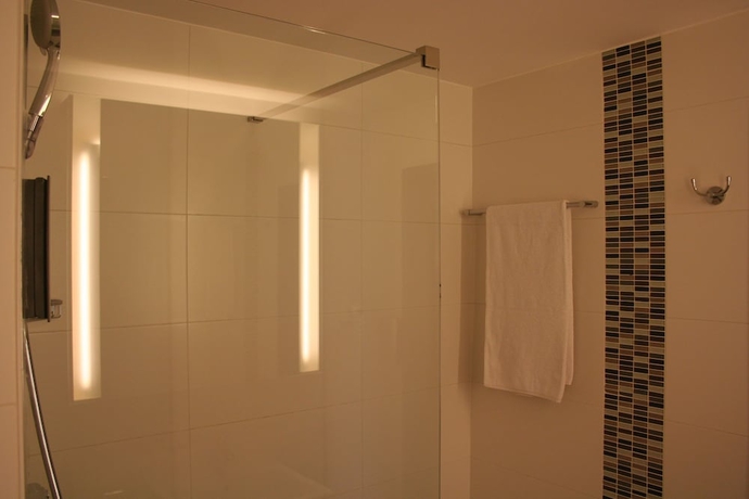 Imagen de la habitación del Hotel Sirius, HUY. Foto 14
