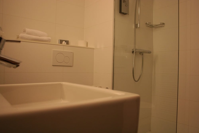 Imagen de la habitación del Hotel Sirius, HUY. Foto 15