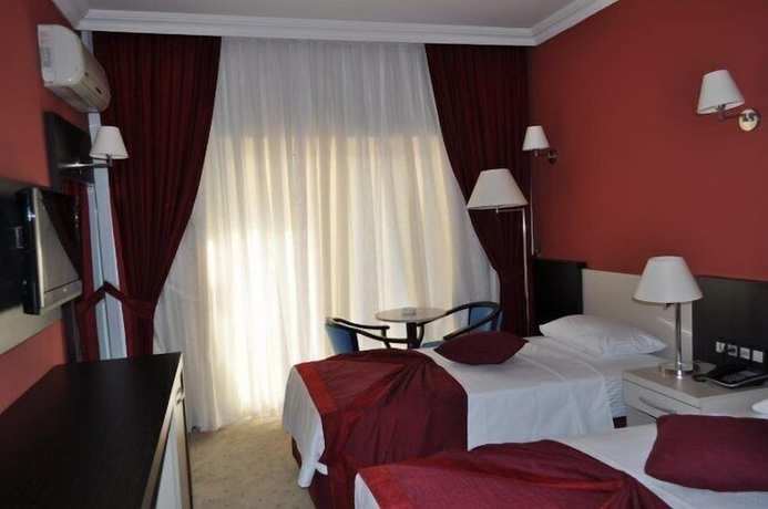 Imagen de la habitación del Hotel Sirius, TEKIROVA. Foto 4