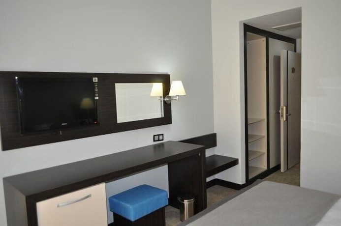 Imagen de la habitación del Hotel Sirius, TEKIROVA. Foto 7