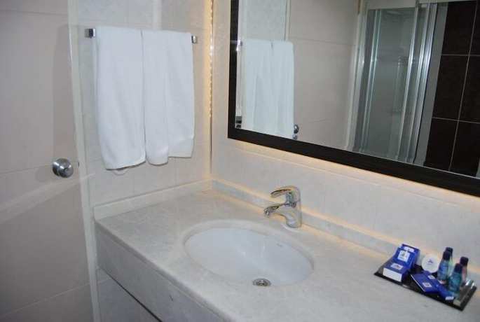 Imagen de la habitación del Hotel Sirius, TEKIROVA. Foto 9