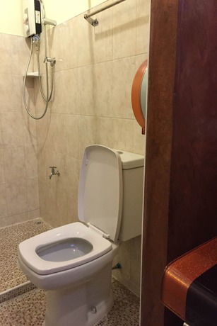 Imagen de los exteriores del Hotel Siriwan Guesthouse. Foto 13