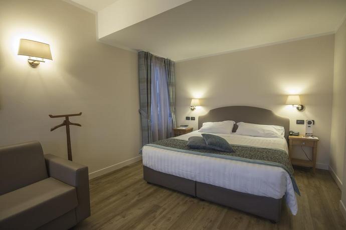 Imagen de la habitación del Hotel Sirmione E Promessi Sposi. Foto 5