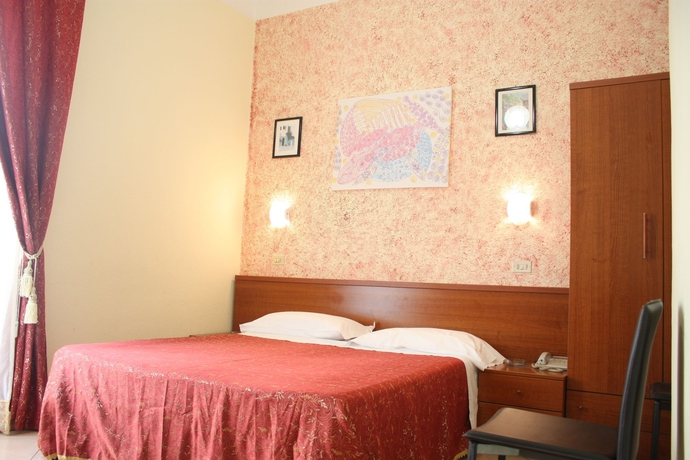 Imagen de la habitación del Hotel Siro. Foto 9