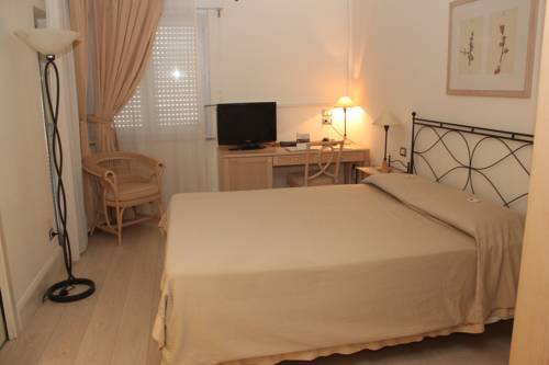 Imagen de la habitación del Hotel Sirolo. Foto 4