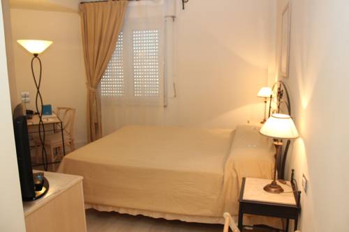 Imagen de la habitación del Hotel Sirolo. Foto 7